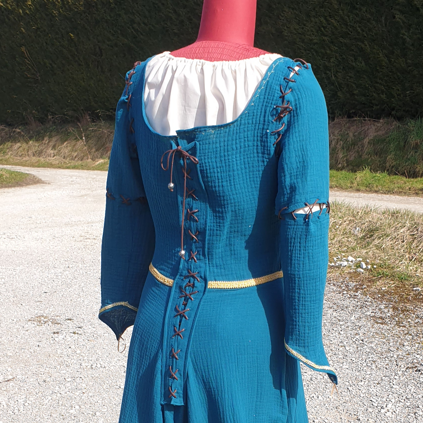 LONG ROBE WITH HEM PANEL REBELLE REBELLE